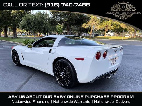 Used 2011 Chevrolet Corvette Coupe w/ 1LT RWD image 5
