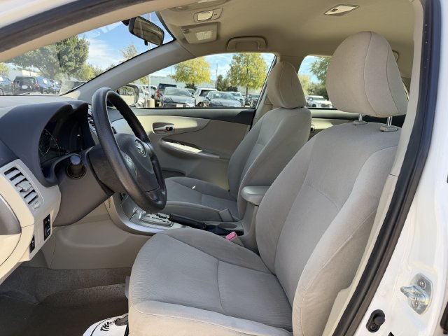 Used 2013 Toyota Corolla LE FWD image 21
