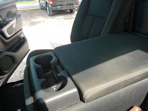 Used 2018 Nissan Titan SV AWD/4WD image 25