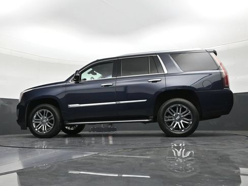 Used 2020 Cadillac Escalade 2WD image 21