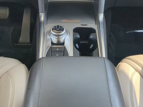 Used 2020 Ford Explorer Platinum w/ Premium Technology Package image 19