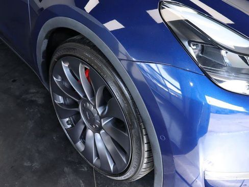 Used 2022 Tesla Model Y Performance AWD/4WD image 12