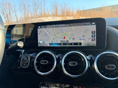 Used 2021 Mercedes-Benz GLA 250 4MATIC image 27