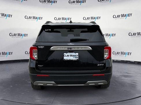 Used 2024 Ford Explorer XLT w/ Equipment Group 202A image 4