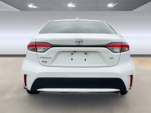 Used 2022 Toyota Corolla LE image 9