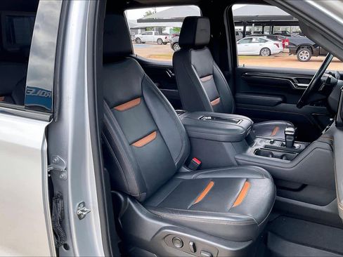 Used 2022 GMC Sierra 1500 AT4 w/ AT4 Premium Package AWD/4WD image 10