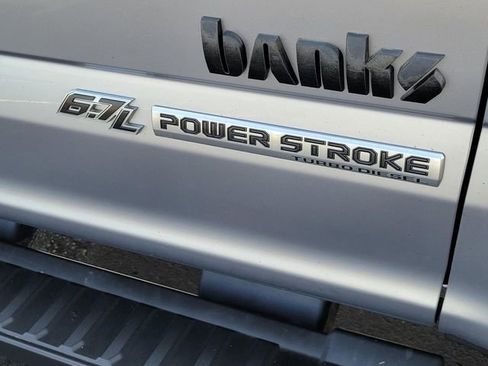 Used 2022 Ford F250 Lariat w/ Black Appearance Package image 39