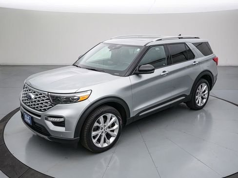 Certified 2023 Ford Explorer Platinum w/ Technology Package image 8