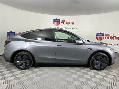 Used 2026 Tesla Model Y Long Range image 2