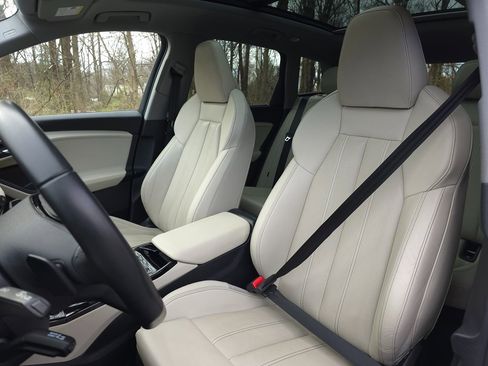 Used 2025 Audi Q6 e-tron Premium Plus image 13