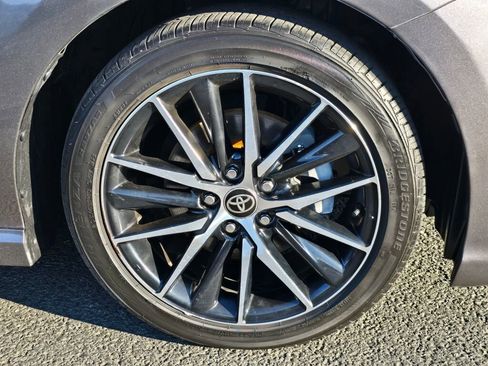 Used 2021 Toyota Camry SE w/ Convenience Package image 12