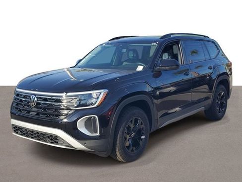 New 2026 Volkswagen Atlas Peak Edition AWD/4WD image 2