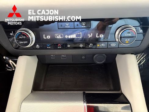 Used 2024 Mitsubishi Outlander SEL AWD/4WD image 20
