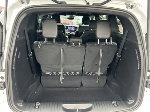 New 2026 Chrysler Pacifica Select w/ S Appearance Package image 7
