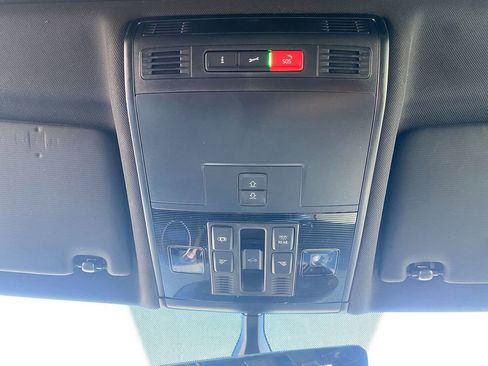 Used 2020 Volkswagen Tiguan SE R-Line image 23