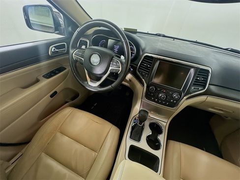 Used 2017 Jeep Grand Cherokee Limited image 9