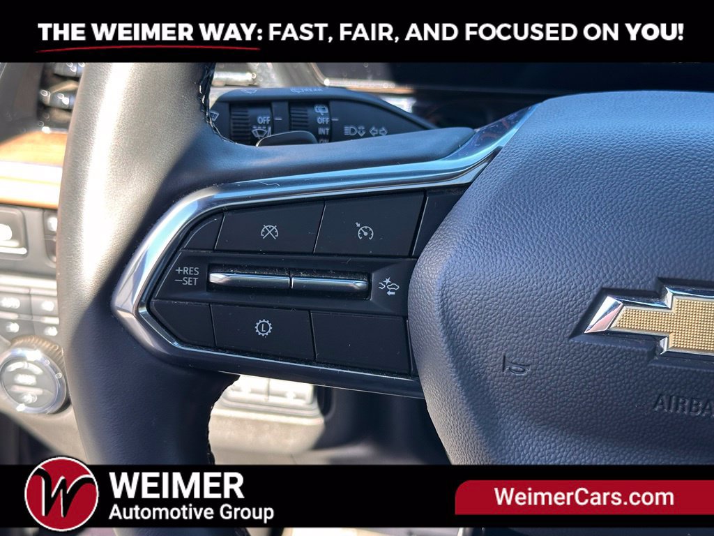 Used 2025 Chevrolet Suburban High Country AWD/4WD image 14
