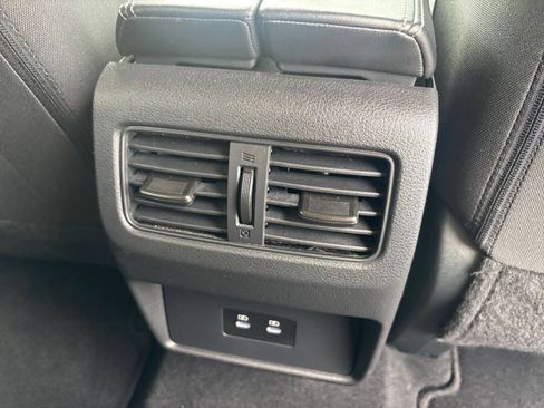 Used 2025 Nissan Rogue SV FWD image 24