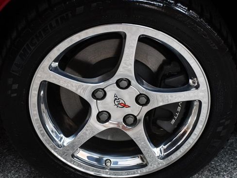 Used 2002 Chevrolet Corvette Coupe w/ Preferred Equipment Group2 RWD image 20