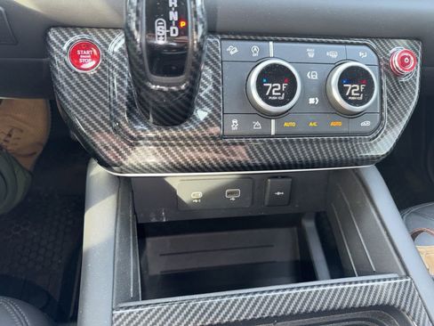 Used 2023 Land Rover Defender 90 S image 18