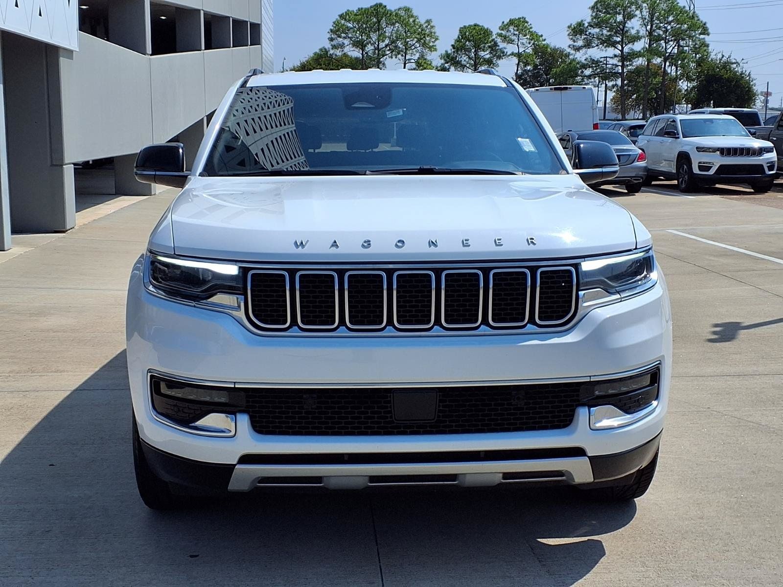 Used 2024 Jeep Wagoneer L Series II RWD image 22