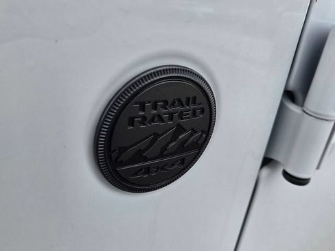 Used 2025 Jeep Wrangler Sport AWD/4WD image 14