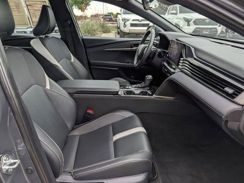 Used 2025 Toyota Camry SE FWD image 30