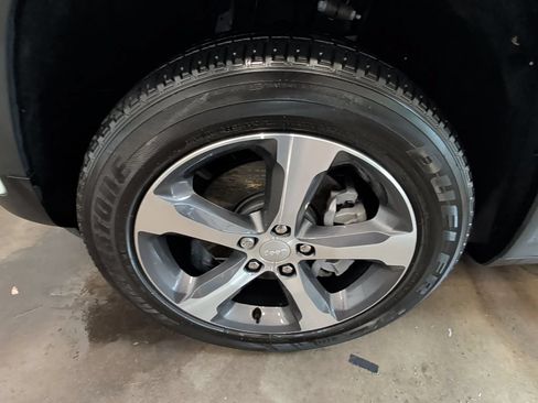 Used 2023 Jeep Grand Cherokee 4WD 4xe image 9