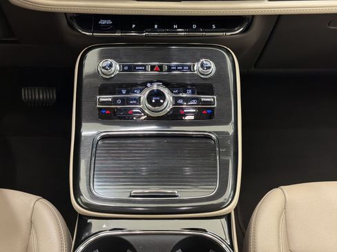 Used 2023 Lincoln Nautilus FWD image 15