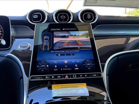 New 2025 Mercedes-Benz GLC 350e GLC 350e image 12