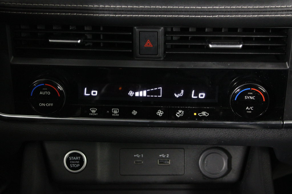 Certified 2023 Nissan Rogue SV FWD image 22