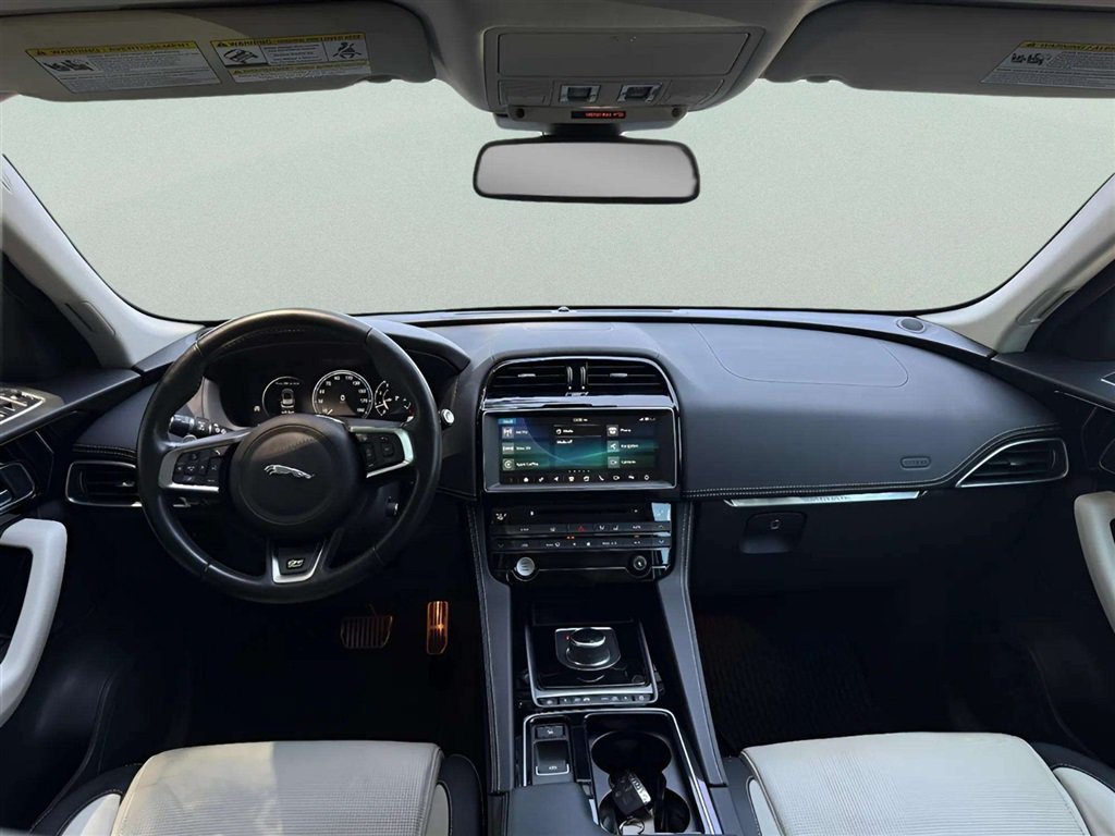 Used 2018 Jaguar F-PACE R-Sport AWD/4WD image 10