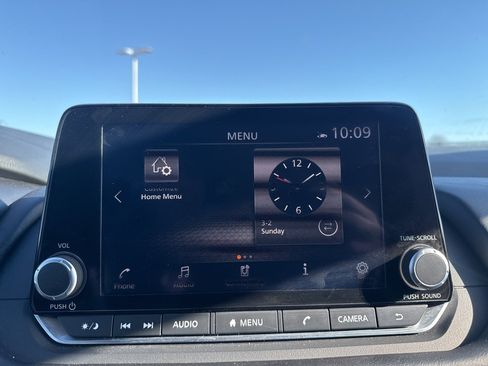 Certified 2025 Nissan Rogue SV image 33