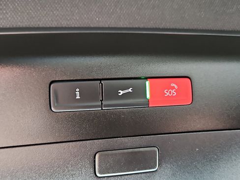 Certified 2023 Volkswagen Atlas Cross Sport SE image 20