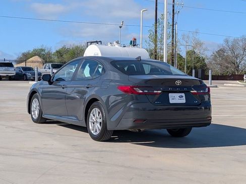 Used 2025 Toyota Camry LE FWD image 4