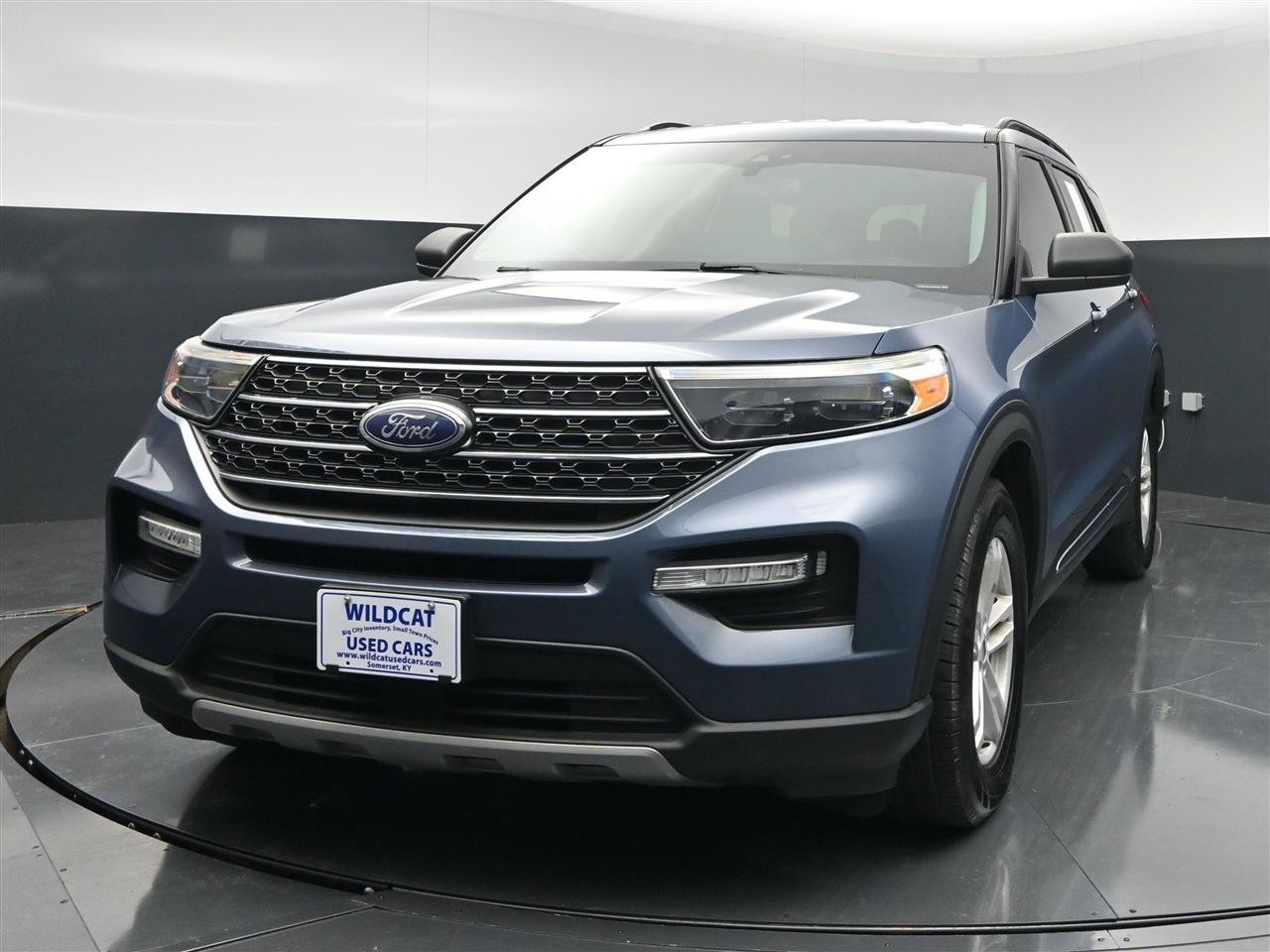 Used 2021 Ford Explorer XLT w/ Equipment Group 202A RWD image 2