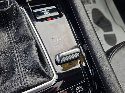 Used 2023 Jeep Compass Limited w/ Sun and Sound Group image 17