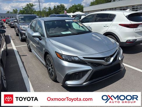 Used 2023 Toyota Camry SE FWD image 1