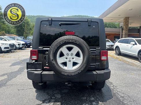 Used 2018 Jeep Wrangler Unlimited Sport S AWD/4WD image 5