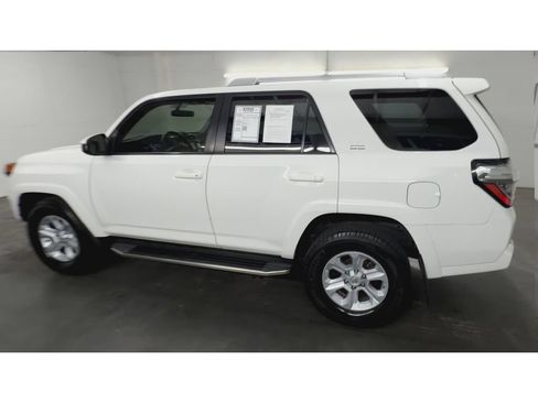 Used 2016 Toyota 4Runner SR5 RWD image 6