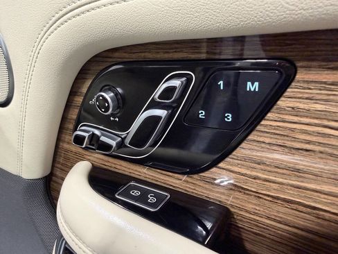 Used 2019 Land Rover Range Rover Supercharged image 27