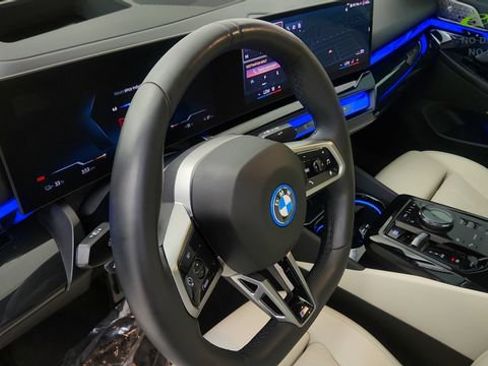 Used 2026 BMW i5 eDrive40 w/ M Sport Package RWD image 64