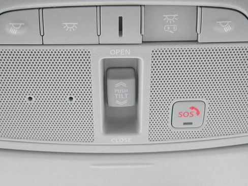 Used 2020 Nissan Rogue SL w/ Premium Package image 32