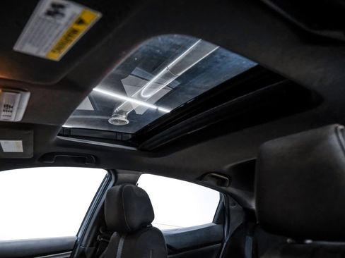 Used 2018 Honda Civic EX image 6