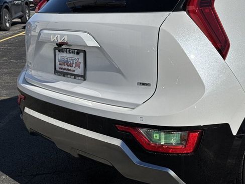 New 2025 Kia Niro EX Touring image 12