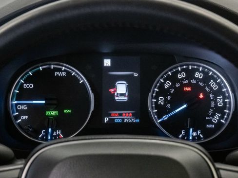 Used 2022 Toyota RAV4 XLE w/ Convenience Package AWD/4WD image 16