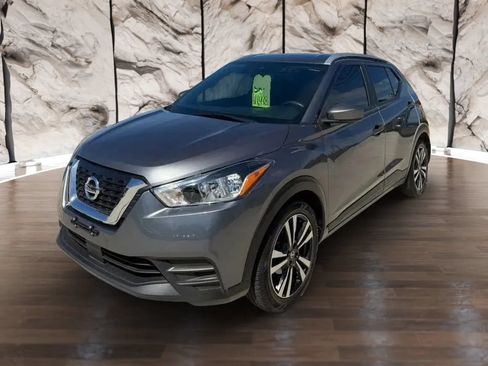 Used 2020 Nissan Kicks SV FWD image 3