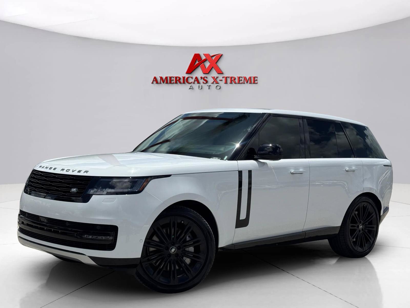 Used 2024 Land Rover Range Rover SE AWD/4WD image 1