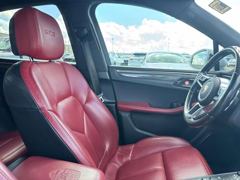Used 2021 Porsche Macan GTS image 10