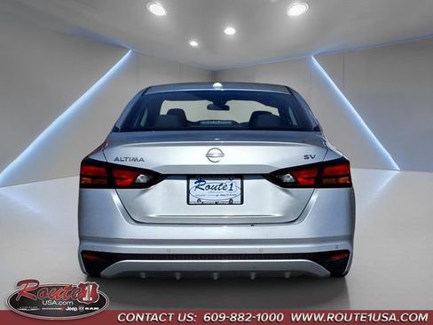 Used 2024 Nissan Altima 2.5 SV image 5